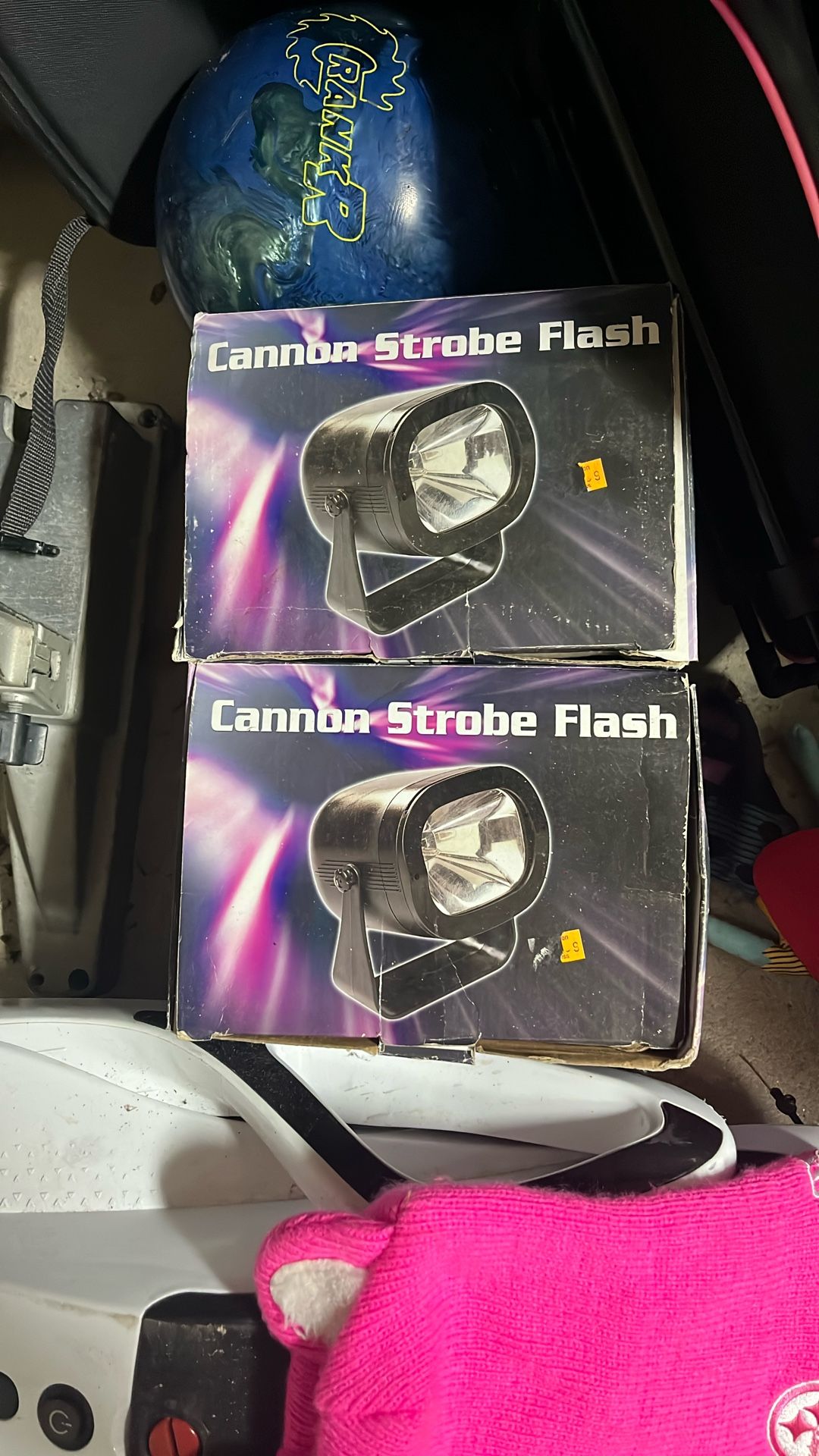 Cannon Strobe Flash Brand New Is Still In Box Never Been Used Great For Parties Band Lighting, Or Anything Else You Would Like A Stroke Bite For
