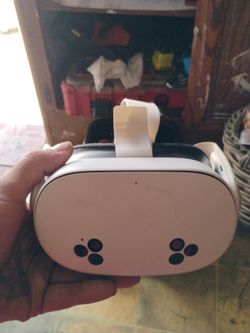 Meta Quest 3S 256GB Virtual Reality Headset – Like New