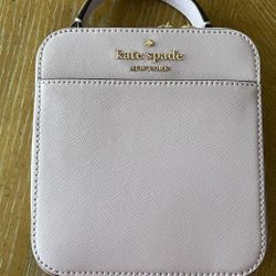 Cute mini bag by Kate Spade Small, stylish, and perfect for everyday use 💖