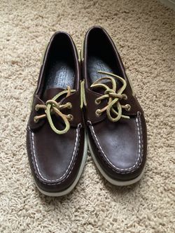 Women’s Size 7 Sperry boat shoes (OPEN TO OFFERS)