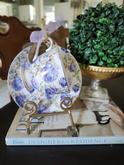 Handmade Soy wax Candle In A Beautiful Tea  Cup Set, Black Amber And Plum Scent, PICK UP IN EAST ORLANDO NO HOLDS And NO DELIVERY 