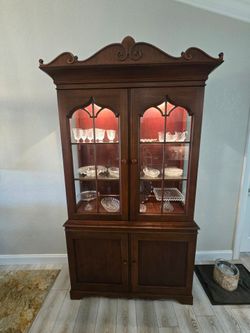 Lexington Solid Mahogany Lighted China Hutch