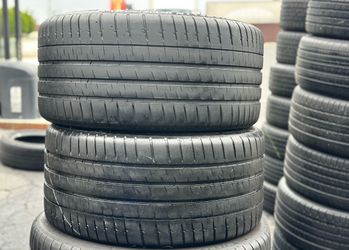 PAIR OF TIRE 305 30 20 Michelin 85% LIFE