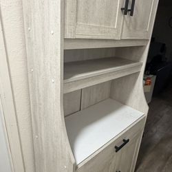 Kitchen Pantry 