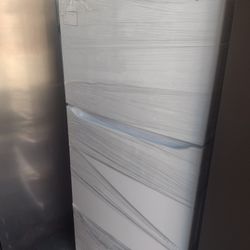 Brand New LG fridge, delivery available!!!