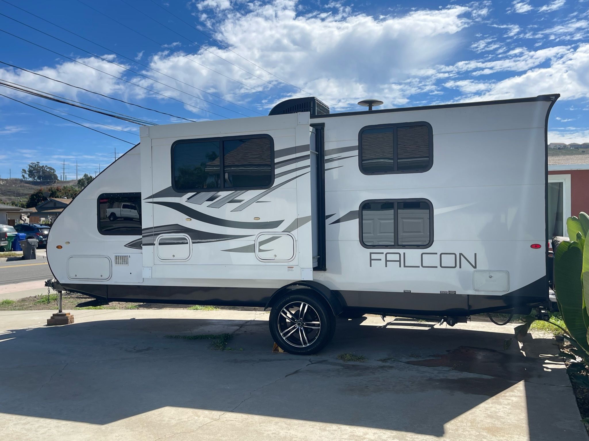 2018 Travel Lite Falcon 24BH