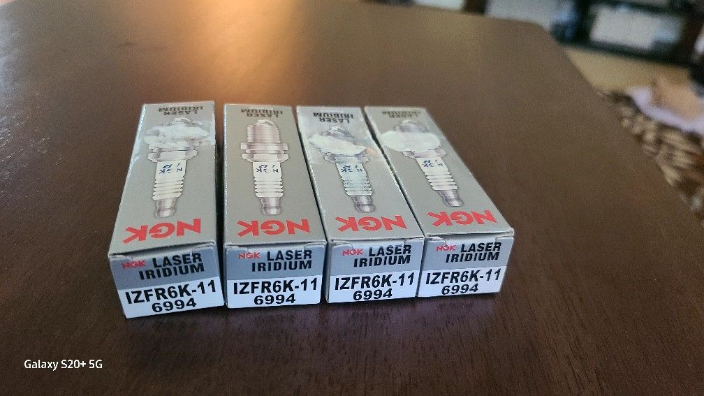 NGK Spark Plug IZFR6K-11  6994