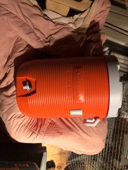 1 large bevrage cooler