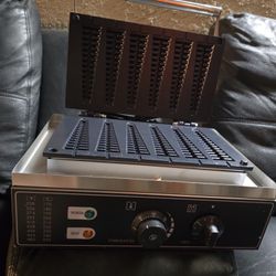 6 Grid Kitchen Stick Waffle Maker