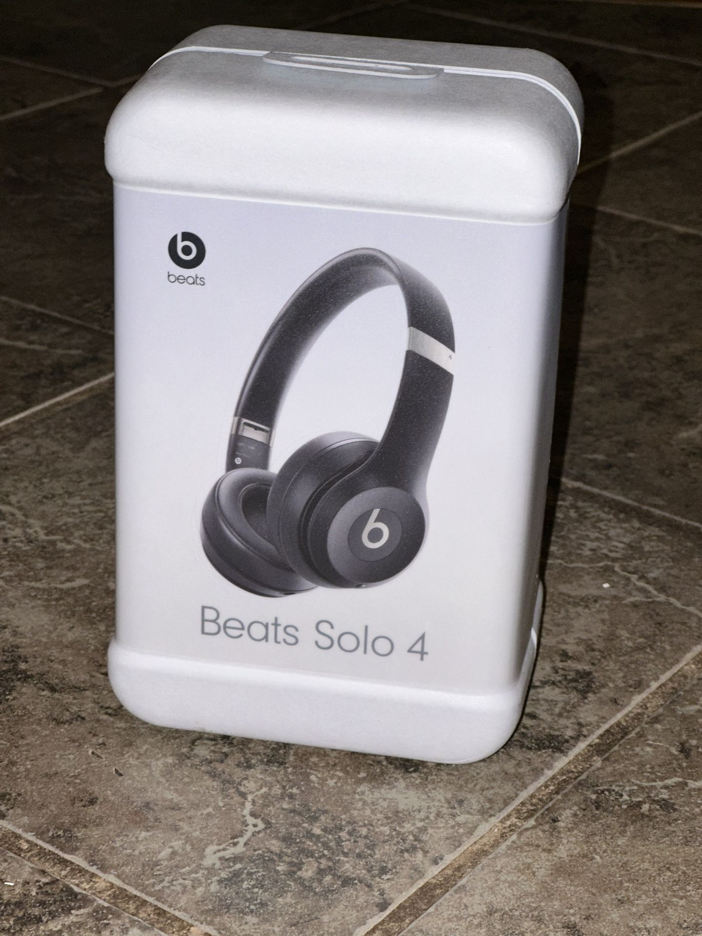  Beats Solo 4 - On Ear Wireless Headphones - Matte Black - New Sealed