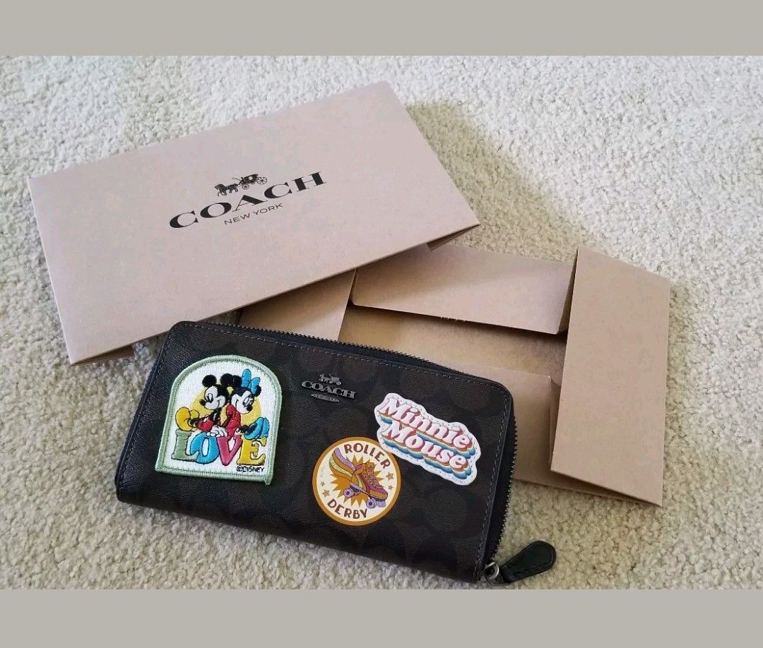 Authentic coach Disney minnie mouse acordian wallet