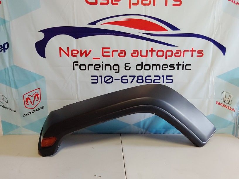 2018 JEEP WRANGLER GLADIADOR SPORT FRONT LEFT WHEEL FLARE ARCH MOLDING 2024