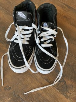 Kids cans Size 4.5 New Never Worn 