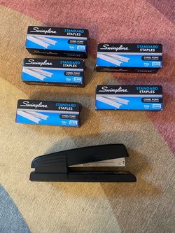 Black Swingline Standard Stapler + 5 boxes of staples