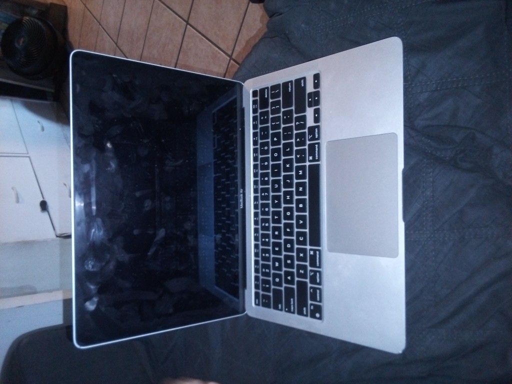 2chip Apple 15 Inch MacBook Air