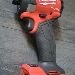 Milwaukee M18 FUEL Impact Drill
