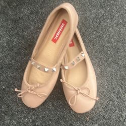 Union Bay Flat Size 6