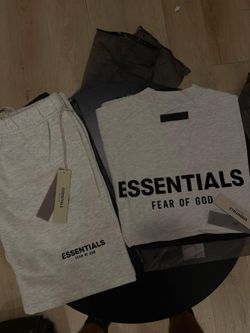 Essentials ropa