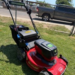 Toro 60V MAX* 22-inch Recycler® Lawn Mower with Personal Pace® – (6.0) Battery with Charger