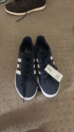 Adidas size 8.5 blue skateboarding shoes new