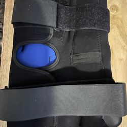 Knee Brace 