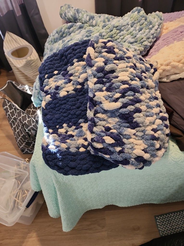 2 Doll Chunky Blankets