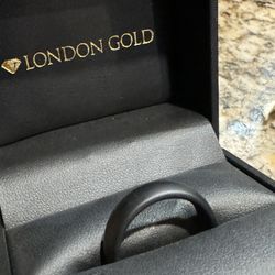 London gold Titanium Ring Size 6- NIB