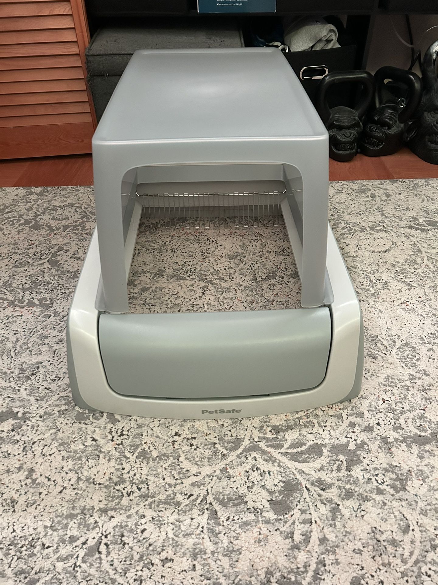 PetSafe ScoopFree Crystal Pro Self Cleaning Cat Litter Box + Stainless Steel Reusable Litter Tray