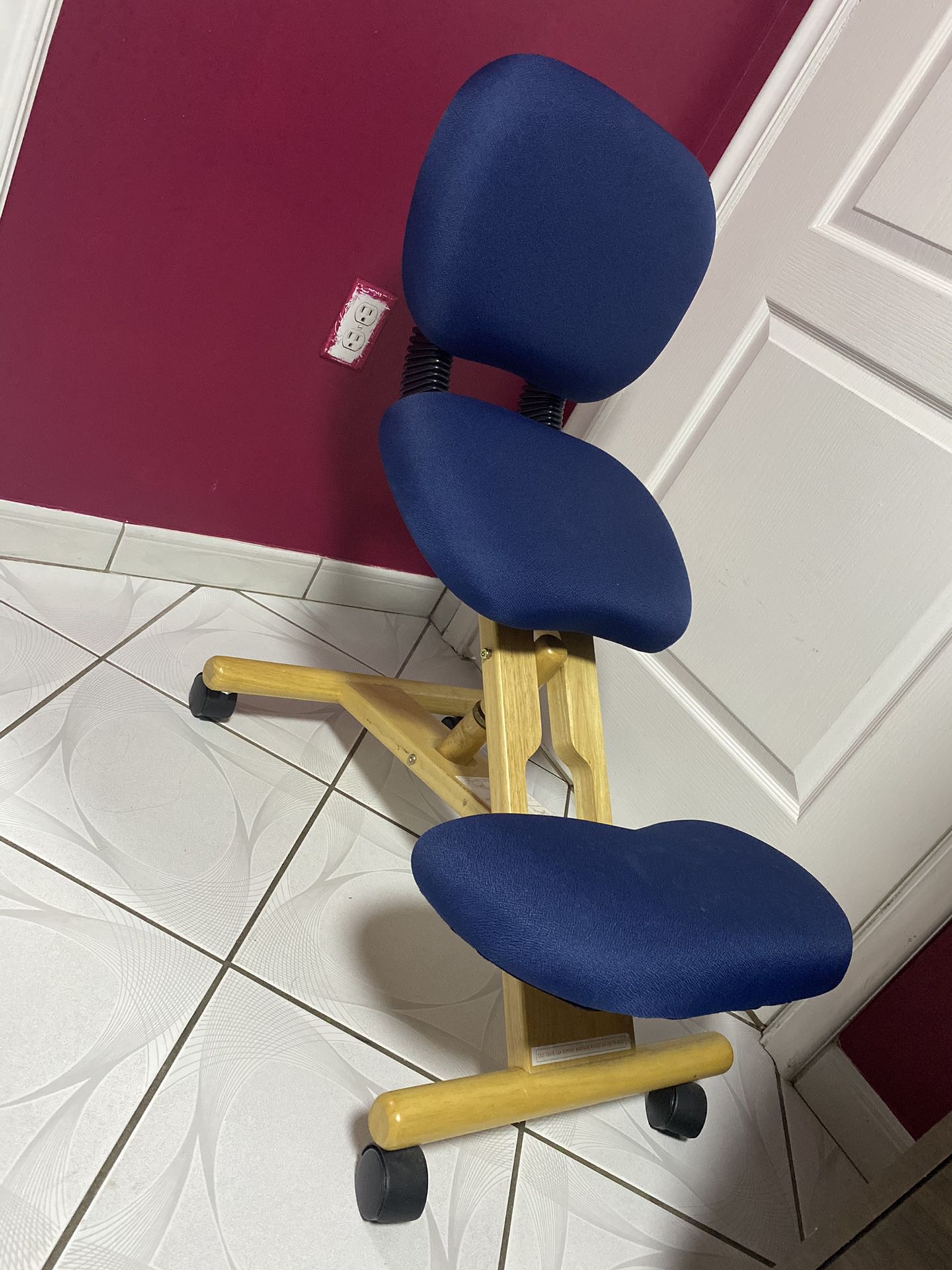 Ergonomic Kneeling Chair With Lumbar Back Support