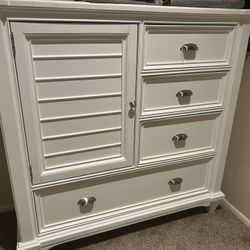 White 4 Drawer Armoire/Chest