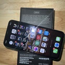 IPhone 11 pro Max 256gb. Mail Delivery 