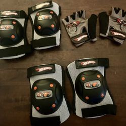 Bell Sports Hot Wheels Pads & Gloveset, 3+