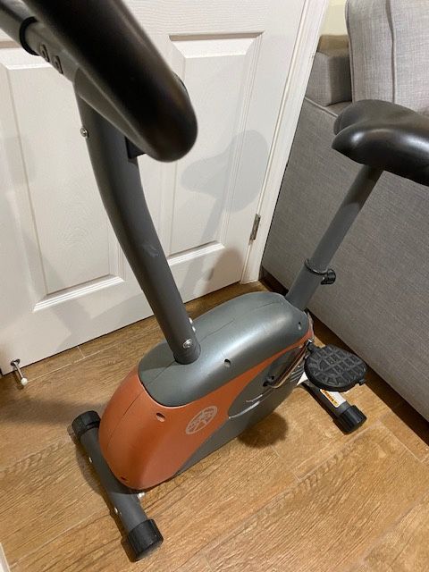 Marcy upright exercise bike with resistance
