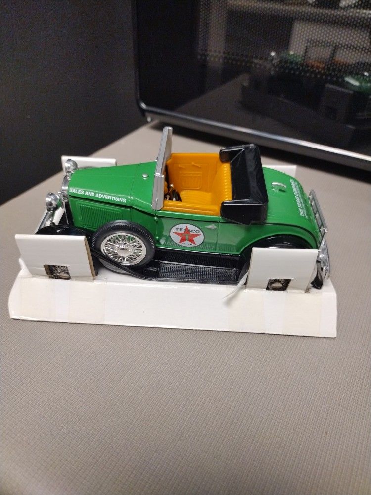Toy Texaco Model A Ford 6 Inch Long