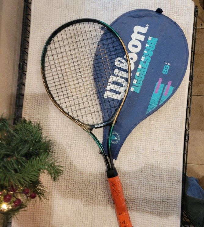 Wilson Tennis Racket With Zip Up Cover