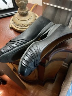 SLIP ON LEATHER FLATS