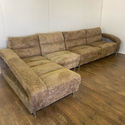 Modern Sectional Couch Sofa *Free Delivery*