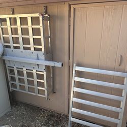 Metal Tray with Ramp