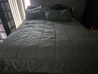 California King Size With Mattress/Bed Frame