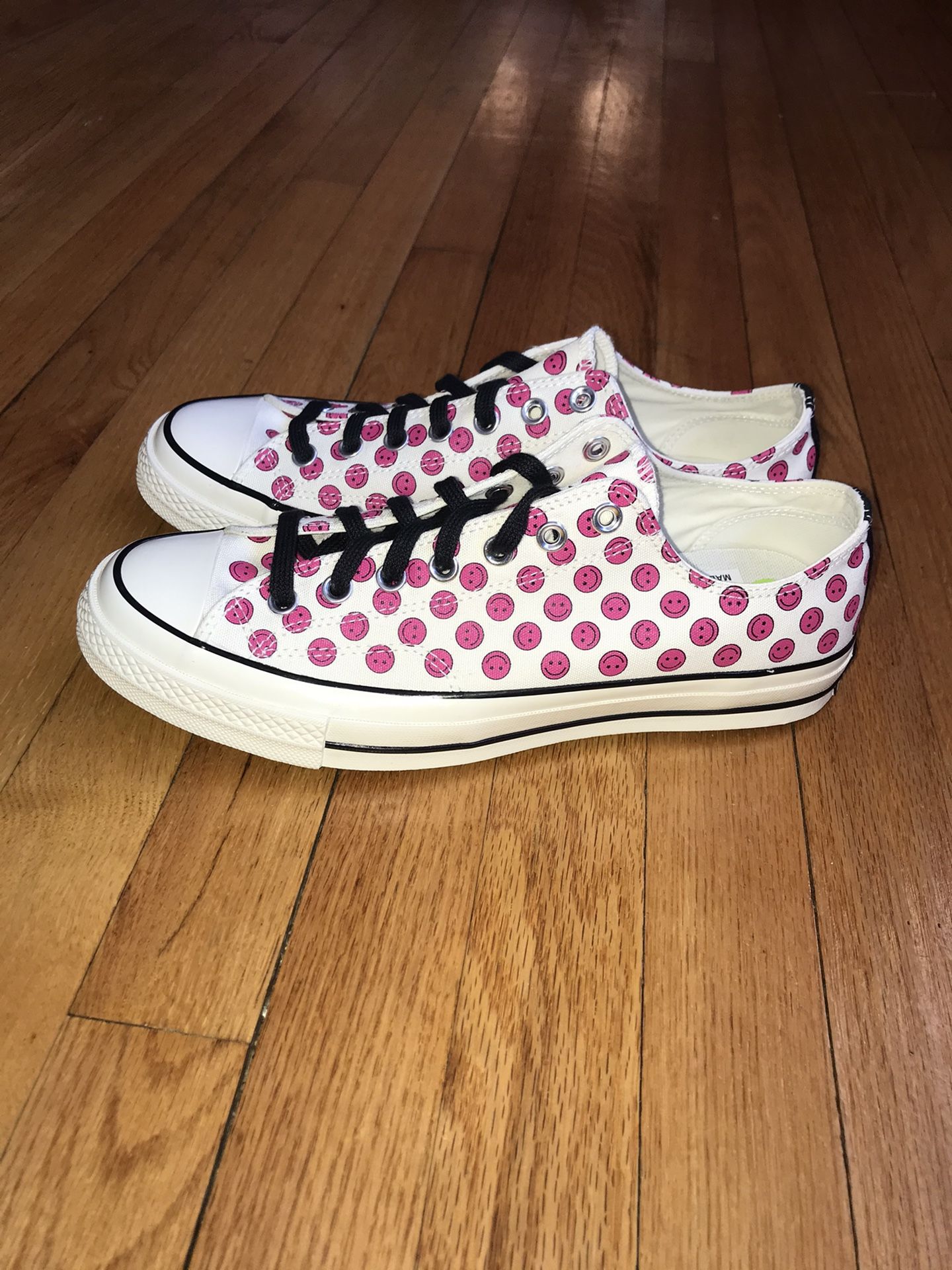 NEW Converse Chuck 70 OX "Happy Camper" Smiley Pink Women's Sz 11.5 Men's Sz 9.5 New without box