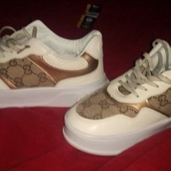 Gucci Re-Web Sneakers In White And Gold