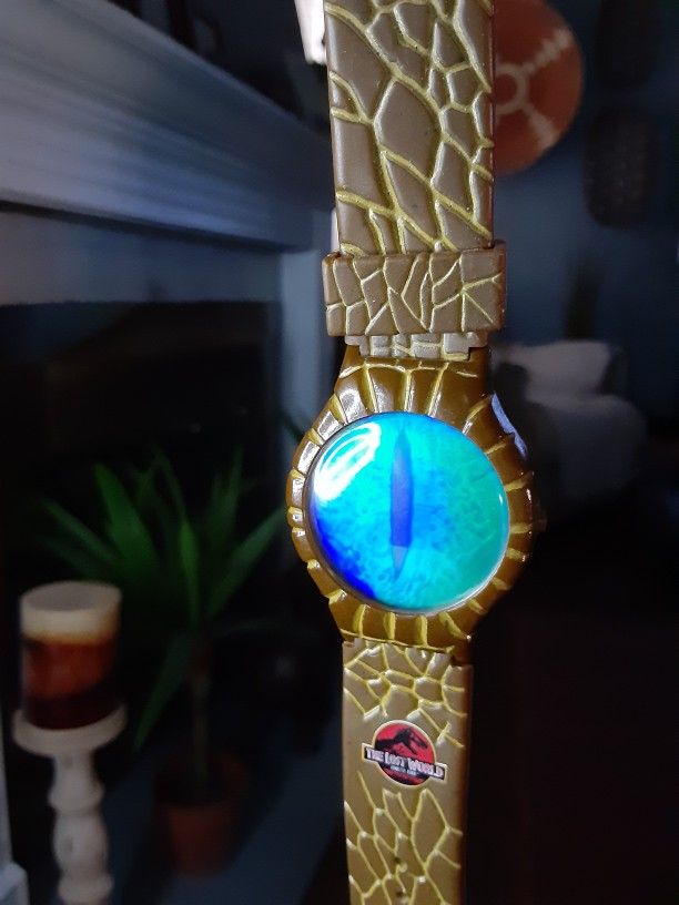 Vintage 1997 Burger King Jurassic World Digital Dino Eye Watch.