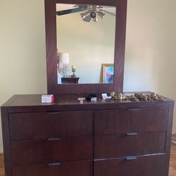 Free Modern Dresser With Mirror 