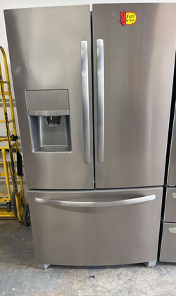 Brand Unknown French Door Fridge – Stainless, Ice & Water