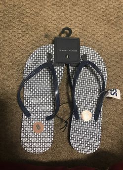 Sandals size 8