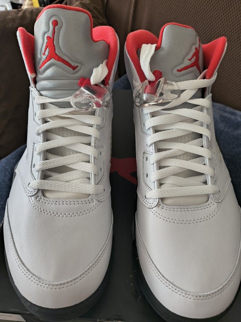 Jordan 5 Fire Red Silver Tongue Size 10.5 (NO TRADES) 