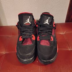 Jordan 4 Retro Red Thunder – Size 8