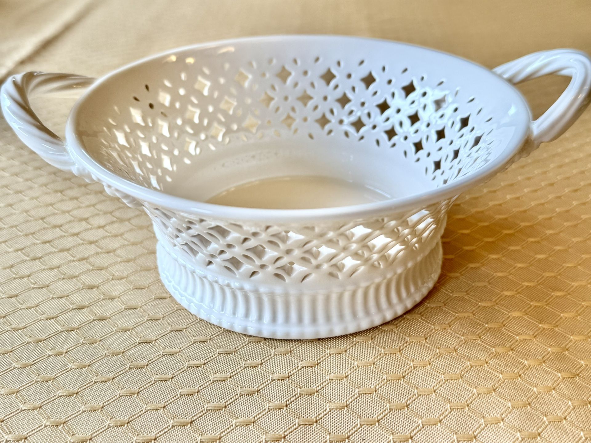 Hartley Greens & Leeds Pottery Pierced bowl