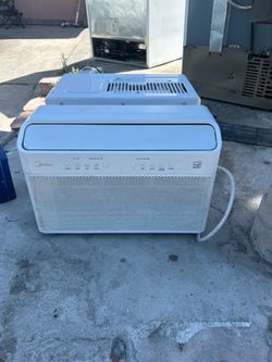 8,000 BTU Midea U shaped window AC
