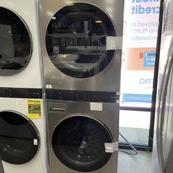 LG WashTower Stacked SMART Laundry Center 4.5 Cu.Ft. Front Load Washer & 7.4 Cu.Ft. Gas Dryer in Graphite Steel